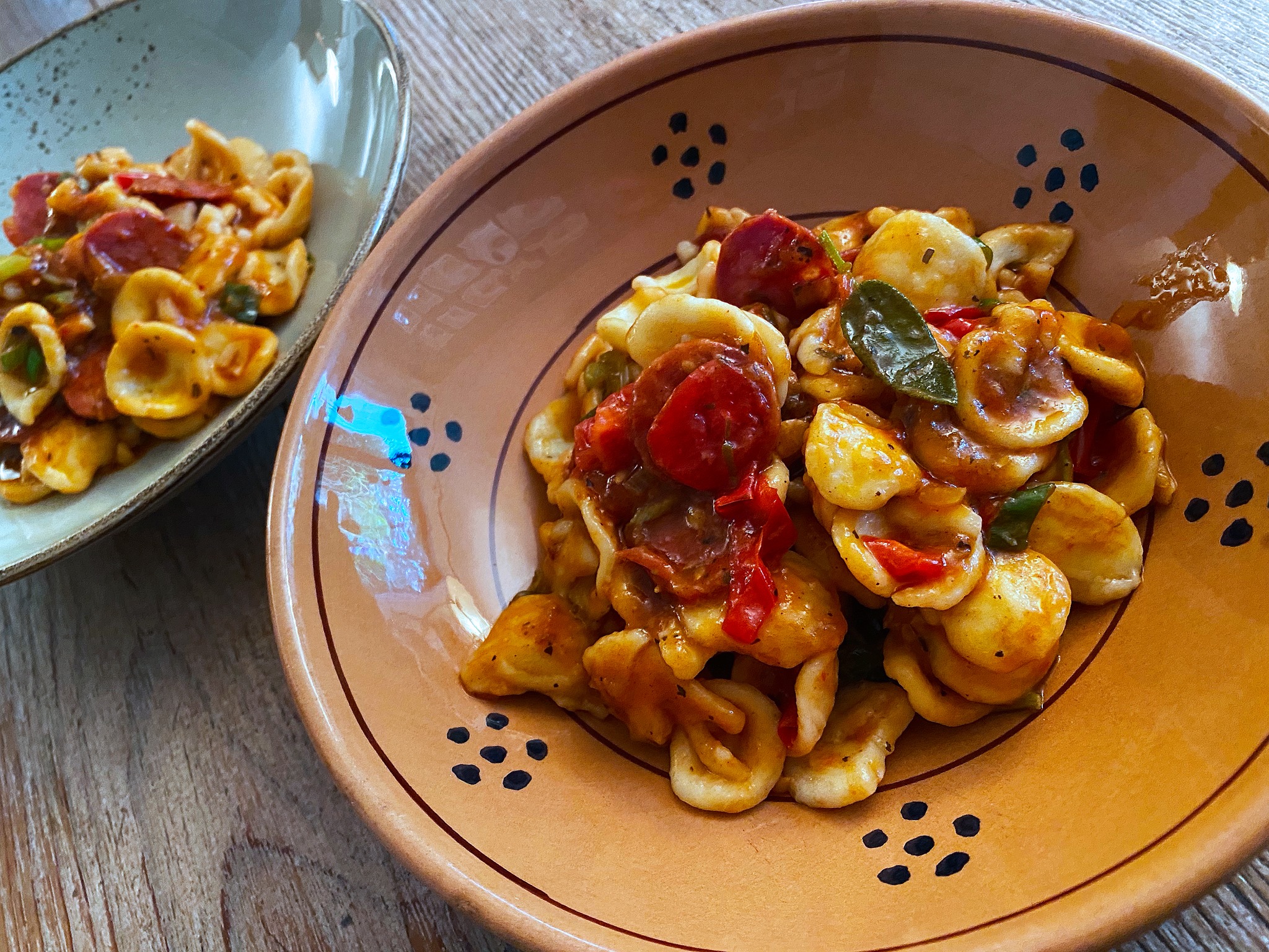 Orecchiette mit Tomatensosse und Salsiccia Lucanica 